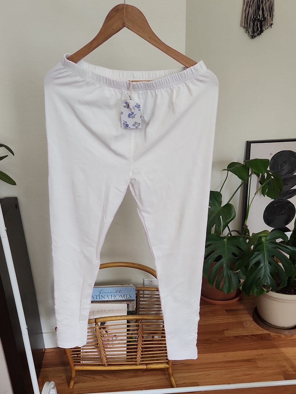 NWT April Cornell Embroidered Tapestry Leggings